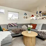 5 Person In