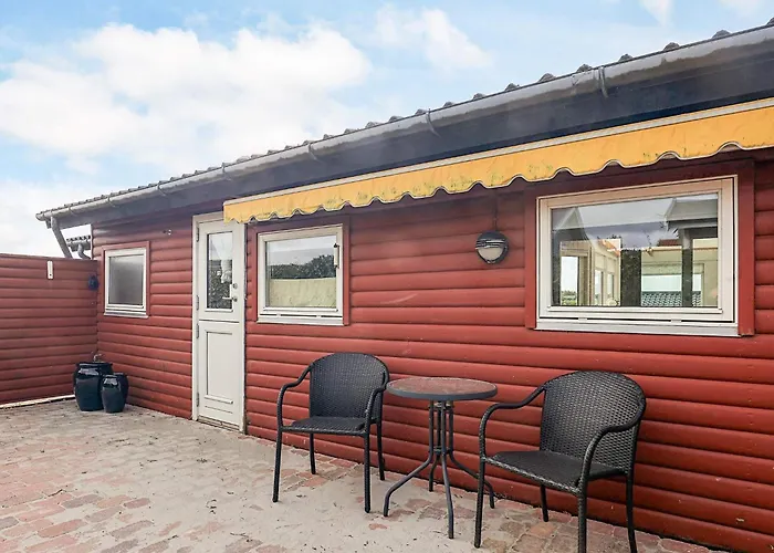 5 Person In Karrebæksminde